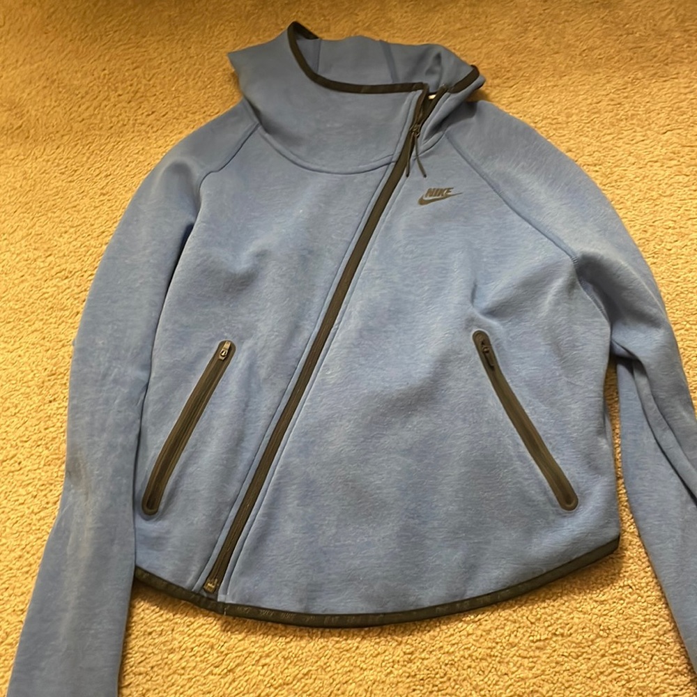 Nike cape style